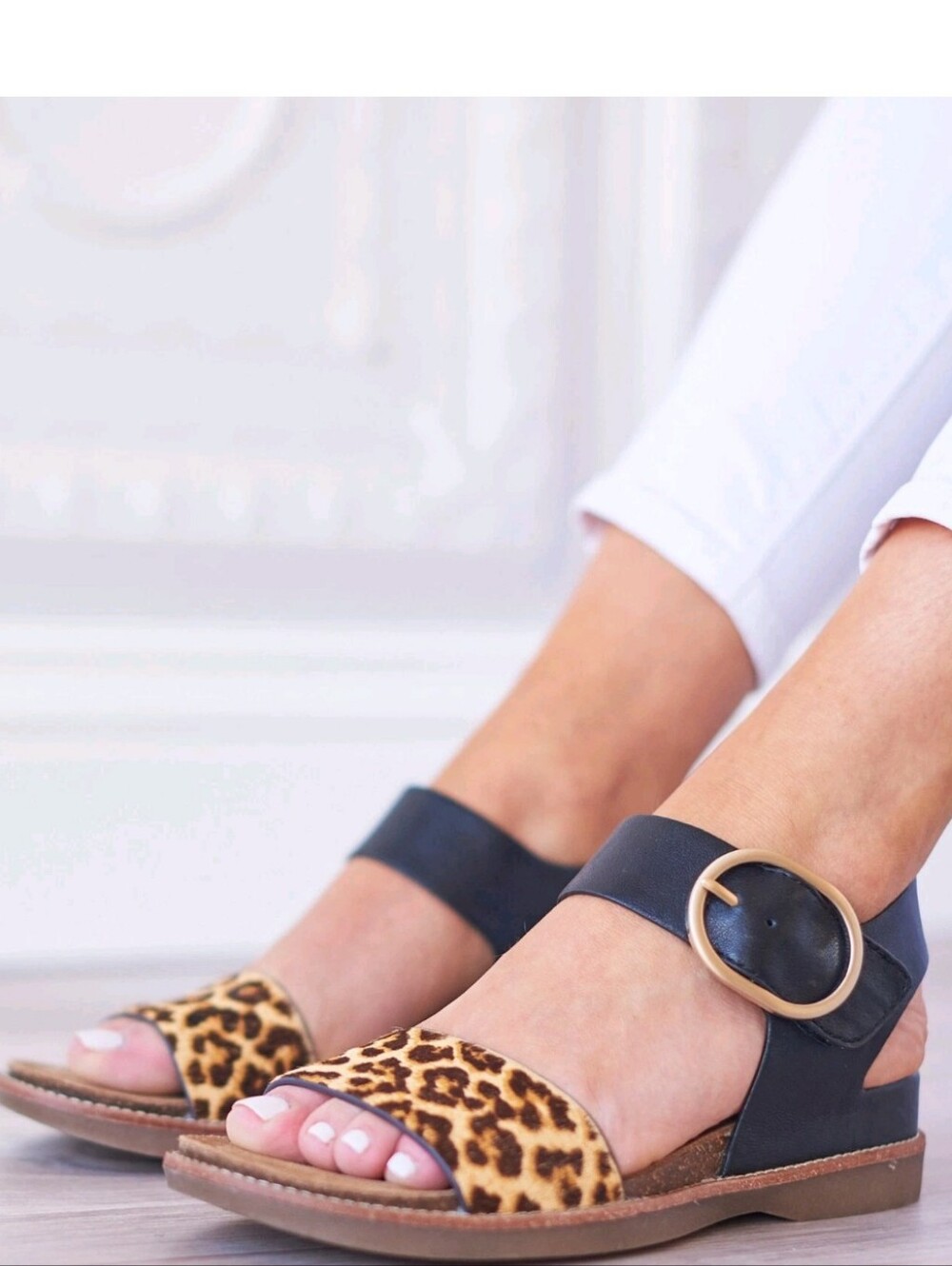 Sofft Women’s Black Leather and Leopard Ankle Strap Sandal, SIZE 9 - Picture 2 of 15